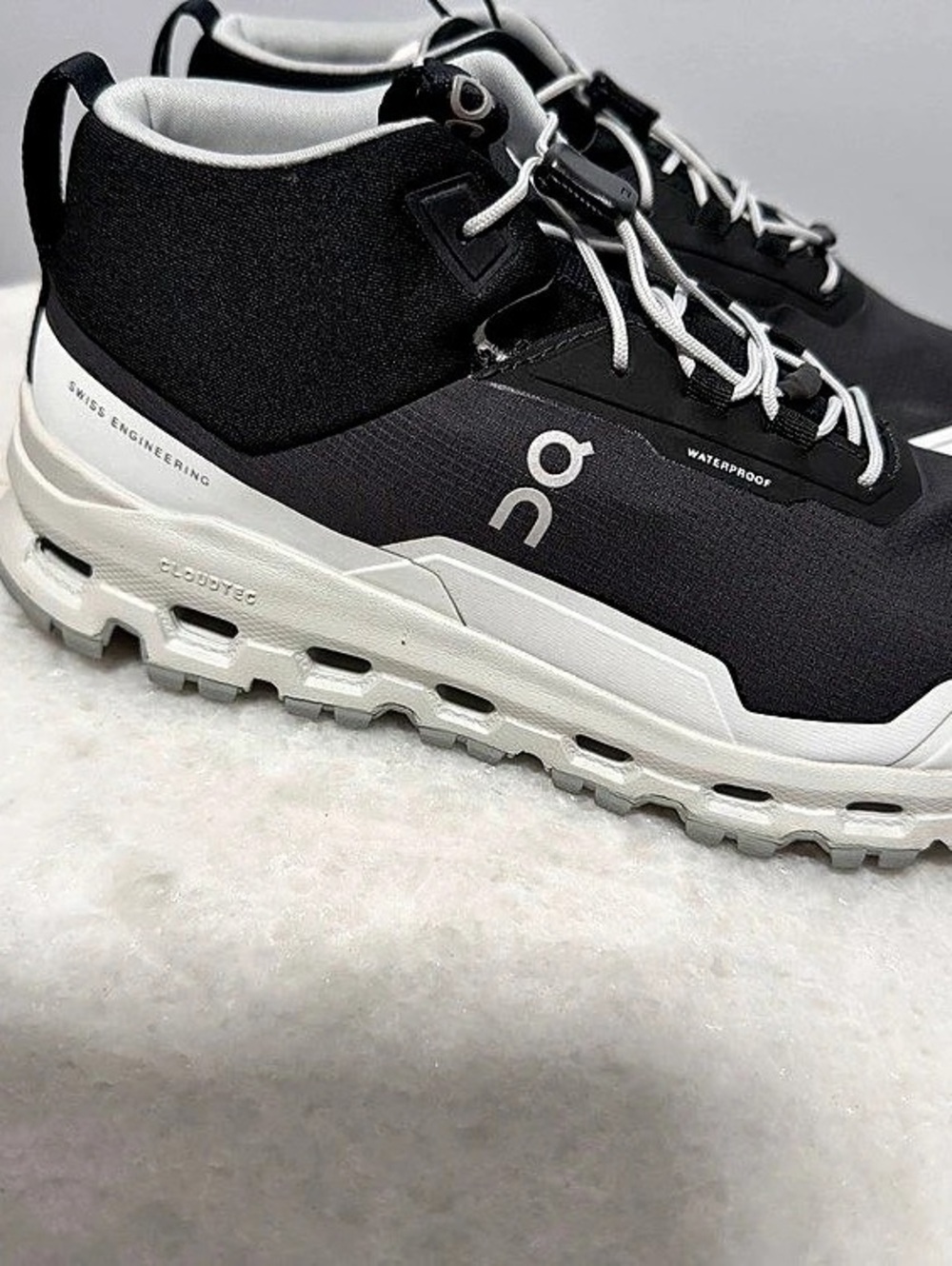 On Cloudrock Mid Waterproof Boots Black & White Boys US 5